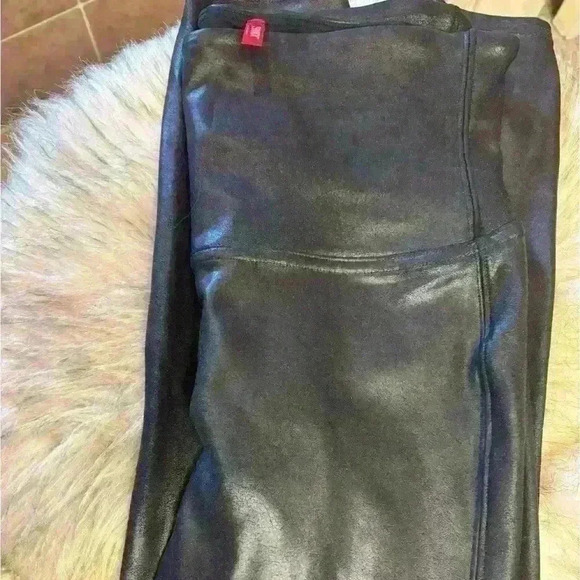 Spanx faux leather leggings. Never worn. Size Large - Picture 7 of 7